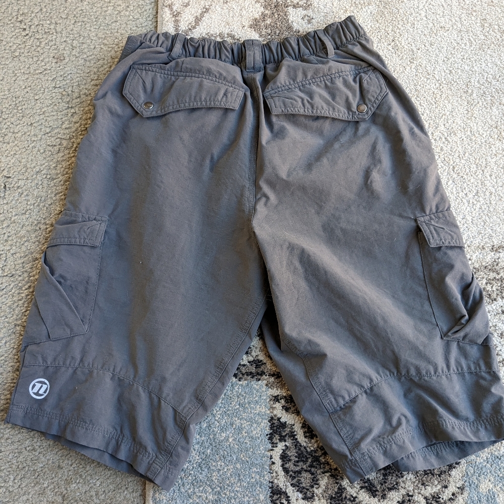 Novara shorts - Picture 2 of 5